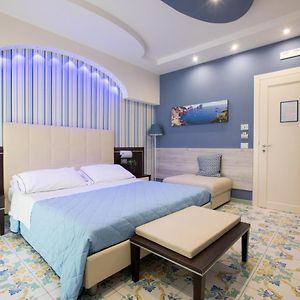 Deluxe Zimmer mit Kingsize-Bett